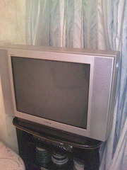 телевизор Sony Trinitron с тумбой